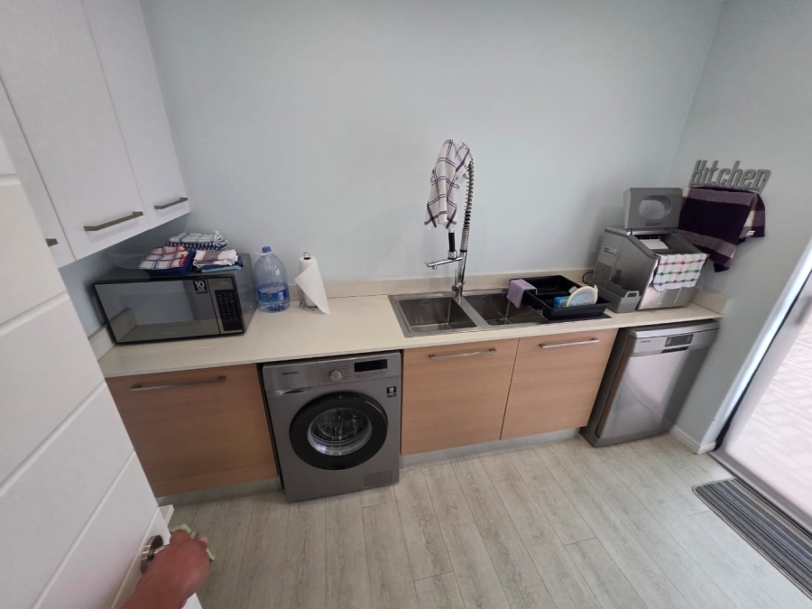 5 Bedroom Property for Sale in Marina Martinique Eastern Cape